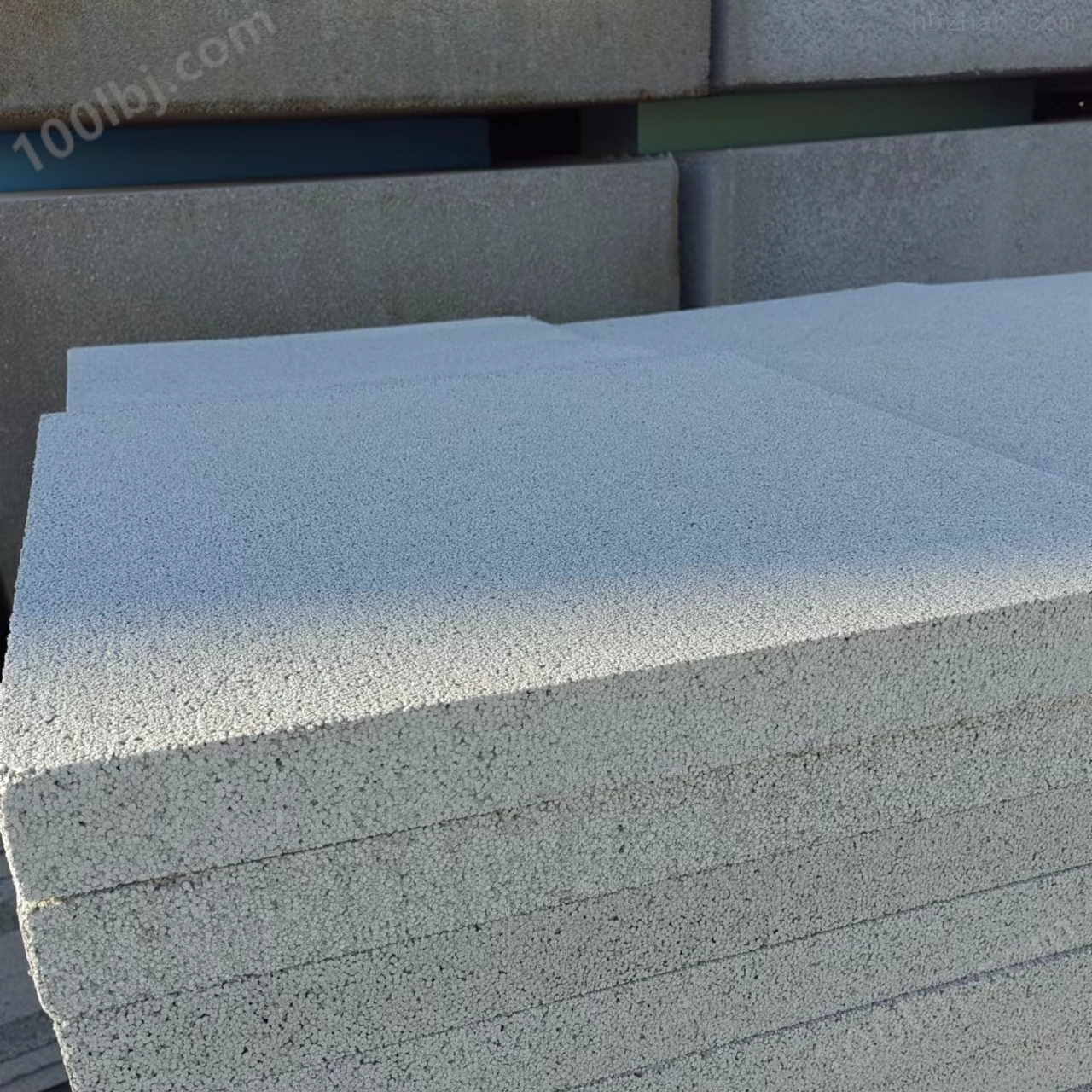 颗粒板水泥基A1级防火匀质保温板